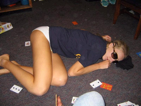 College hoes get drunk as skunks before engaging in lesbian sex acts - #275555