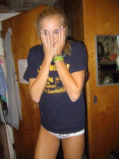 College hoes get drunk as skunks before engaging in lesbian sex acts - #275556