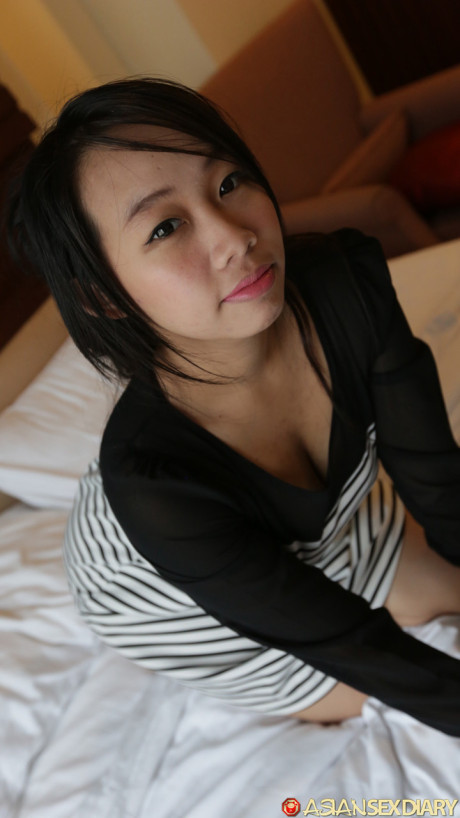 Amateur oriental babe Da B exposes her natural titties and takes a boner - #244173