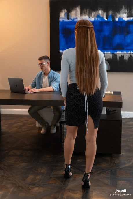 Petite long-haired teenie Vanna Bardot spreads her legs for her nerdy boss - #109779