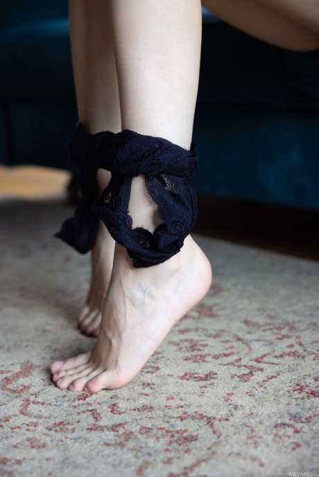 Redheaded teenie Naty Evans exposes her hot body slowly and poses undressed - #199040