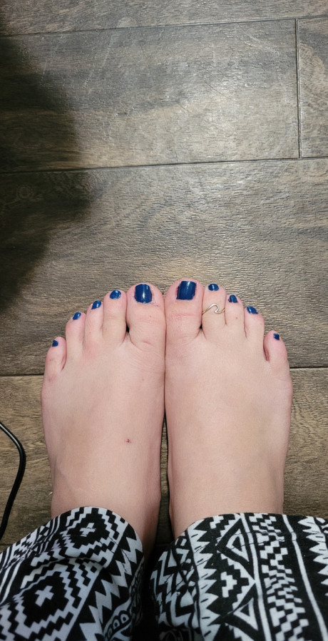 Slut girlfriend woman with pretty legs shows her lovely toes in a hot foot fetish compilation - #197996