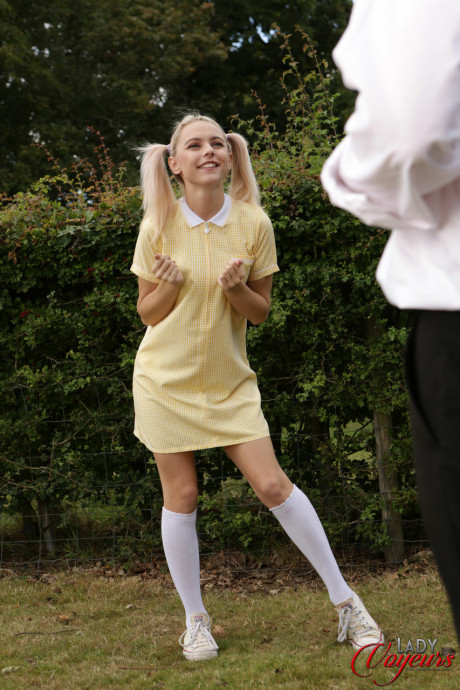 Fine blondie Chloe Toy exposes her panties while a hubby bf stud jerks off - #186392