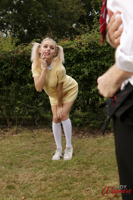 Fine blondie Chloe Toy exposes her panties while a hubby bf stud jerks off - #186395