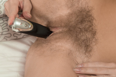 First timer Darina Nikitina drives a ebony vibrator up her all natural pussy - #220480