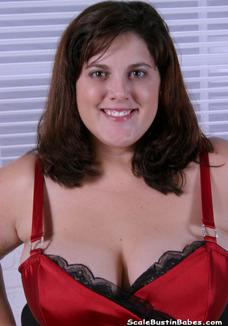 SSBBW Erin Mccormick gets cum on her face during a POV blowjob - #184253