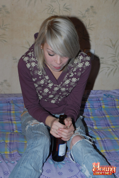 Amateur blondy Alice bends over a lover and blows his cock before riding it - #274998