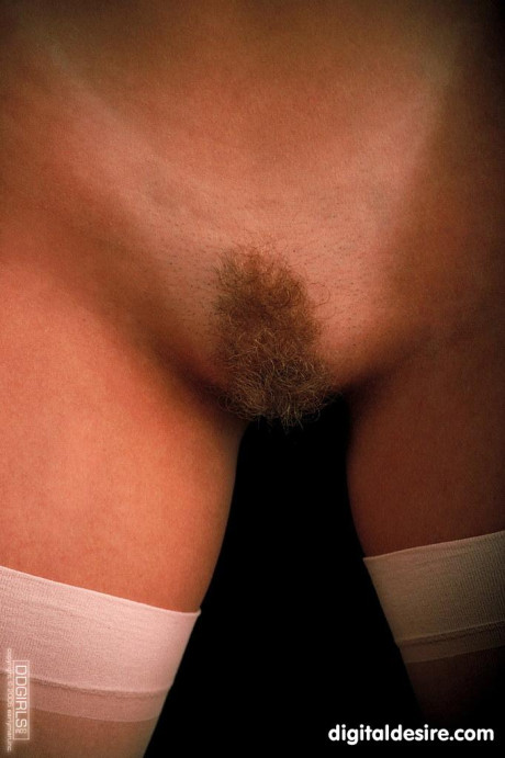 Glamorous babe Julia Hayes shows off her humongous booty & her trimmed bush - #221227