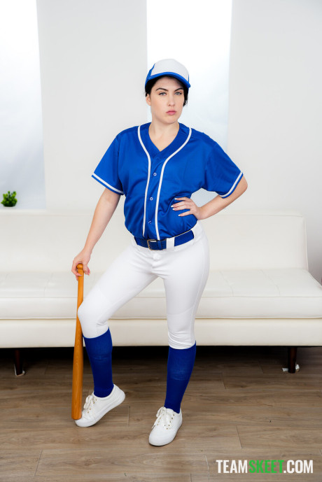 Baseball player Daydream Daisy makes her coach eat her snatch after having sex - #302181