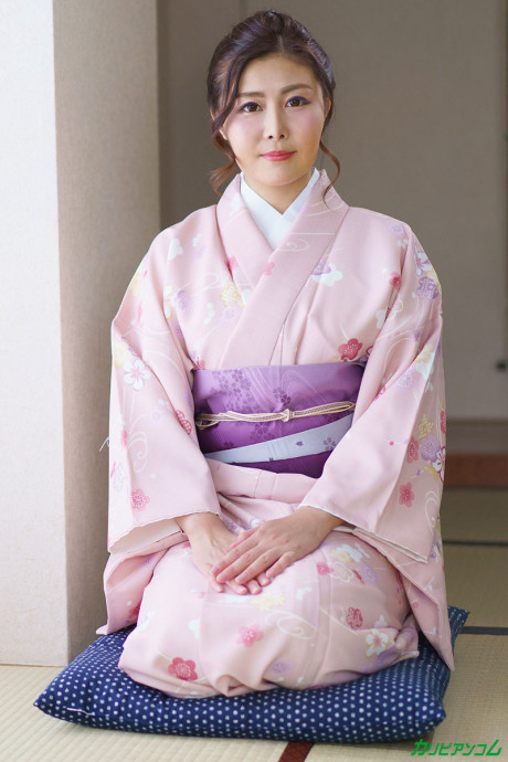 Beautiful asian MILF Mirei Imada tastes a meat and male butt before sex - #200261