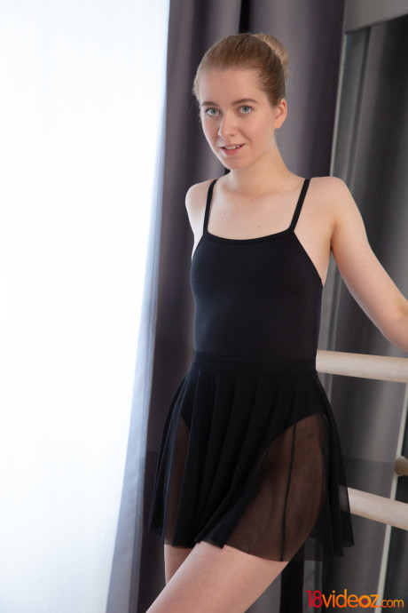 Young teen ballerina Clockwork Victoria drips cum from her vagina after fucking #6601