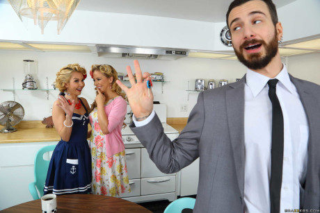 Yellow-haired housewives in retro attire have lesbian sex after fiance goes to work - #301973