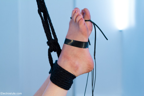 Horny domme Bobbi Starr torments and toys sleazy babe Missy Minks - #201233