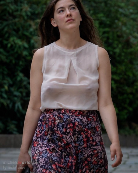Brunette skank girl gets caught exposing her cleavage in public places - #311933