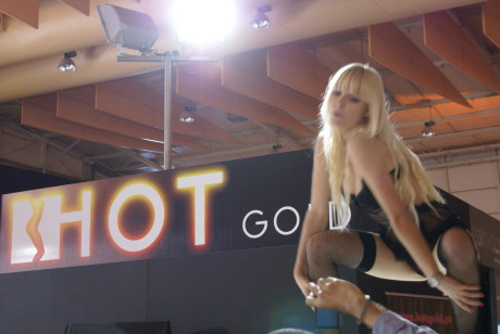 Yellow-haired amateur dancer Lena Cova displays her stripping skills in pantyhose - #191744