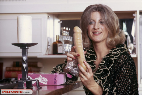 Dildo insertions and rod sucking feature in this vintage lick and bang - #202149