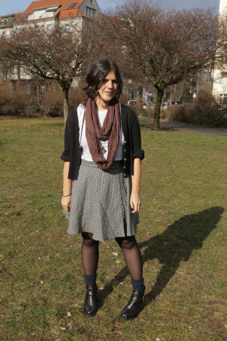 Chubby British skank GF chick Beatrix poses undressed on a bed and fully clothed in Berlin #6265