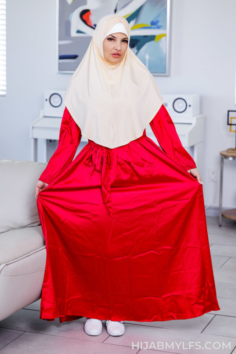 Arab mom Krystal Sparks gets her furry snatch hammered hard by her stepson - #206366