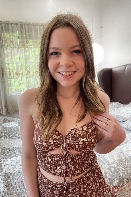 Cute amateur teenie Adrianna Jade unveils her hot butt and yummy love holes - #320814