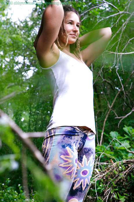 Bushy amateur babe Jilly putting her clothes on after having an cumming - #204273