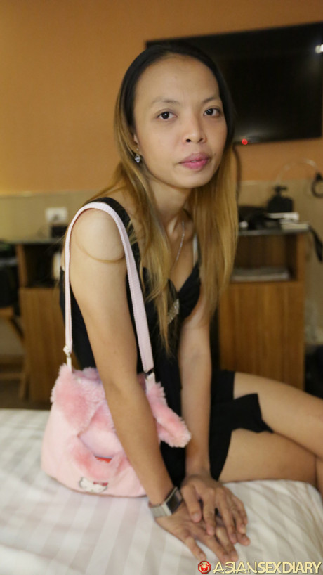 Chinese amateur Praew flaunts her slender figure and gets nailed in POV action - #70714