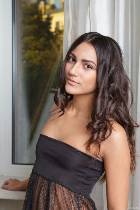 Ravishing model-like young Cira Nerri takes off her clothes and poses on a couch - #159771