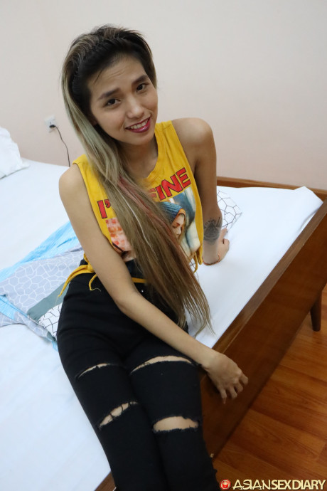 Thin yellow-haired Thai skank GF woman Roann shows her figure and gets sexed in a POV show - #225182