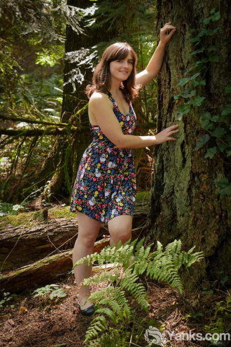 Partially clothed white lady broad Raven Snow flashee her silky bush in the forest - #189272