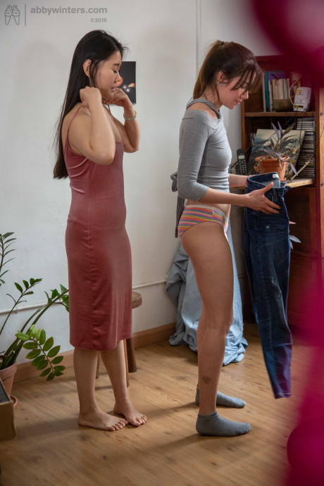 Amateur ladies with nice asses Paola G and Zhen dress in attractive outfits - #304742