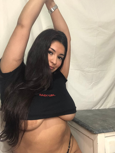 Amateur solo model flaunting her giant ass while showing her monstrous melons - #322506