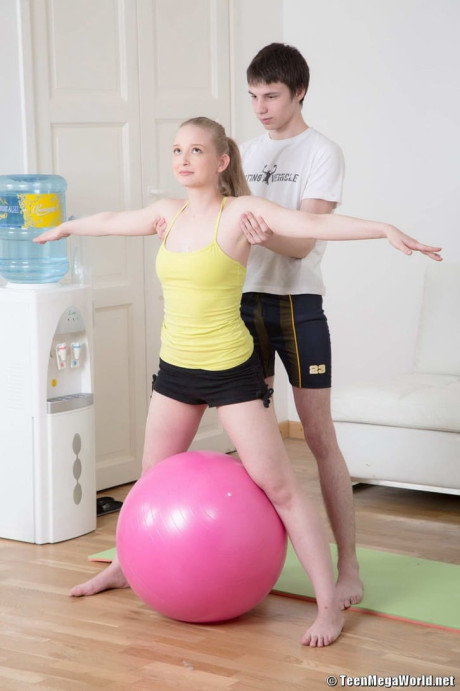 Young teenie yellow-haired bitch GF woman gets seduced and screwed by her personal trainer - #308677