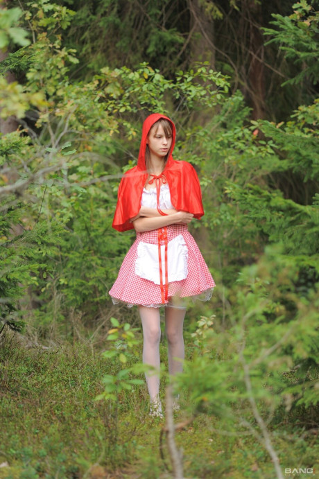 Sleazy petite young Beata Undine gives a bj and gets a solid fuck in a forest - #219609