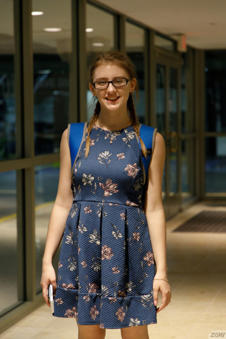 Nerdy amateur babe Melody Marks exposes her gigantic boobies at the mall - #115517