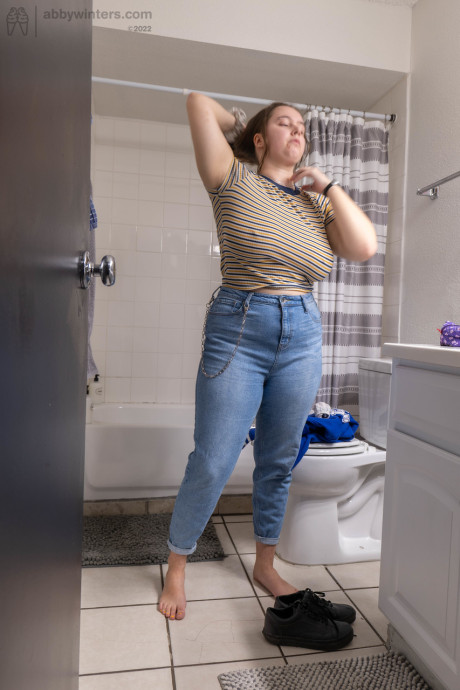 Chubby amateur Bonnie T shows her monstrous boobies & booty while getting dressed - #213229