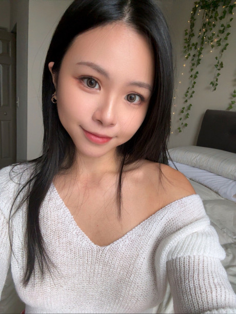 Lovely asian young Luv Hanna Zuki sticks out her tongue during naked play - #219475